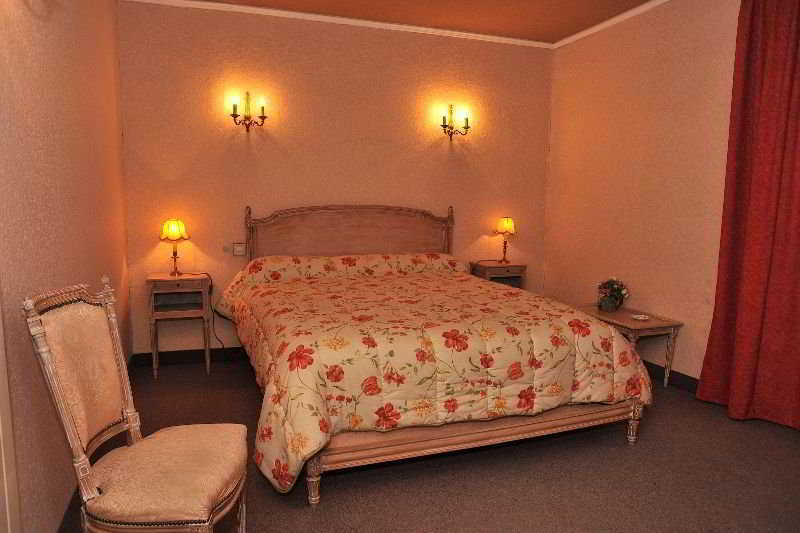 Empire Hotel Nîmes Zimmer foto